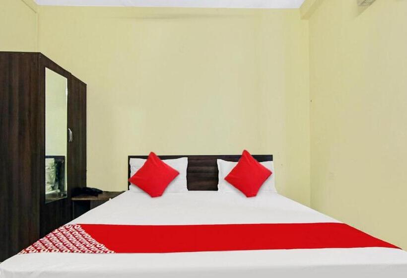 בית מלון כפרי Oyo Flagship Pleasure Inn Near Haiderpur Metro Station