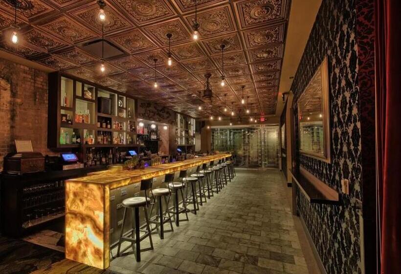 The Metropolitan At The 9