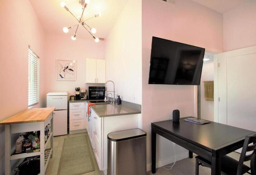 ペンション Modern Executive Suite W/ Kitchenette And Laundry