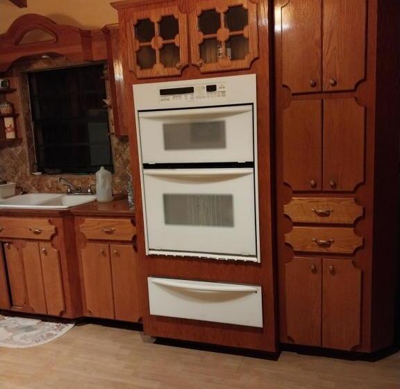 پانسیون Tricia S