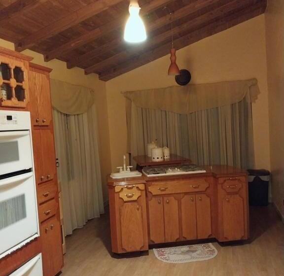 پانسیون Tricia S