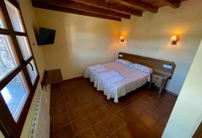 Retkeilymaja La Guarida De La Lleira