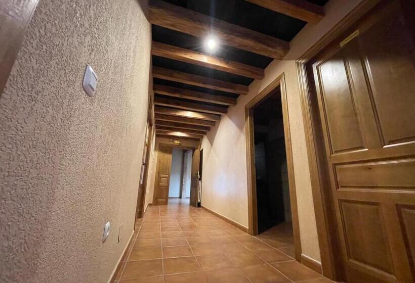 Общежитие La Guarida De La Lleira