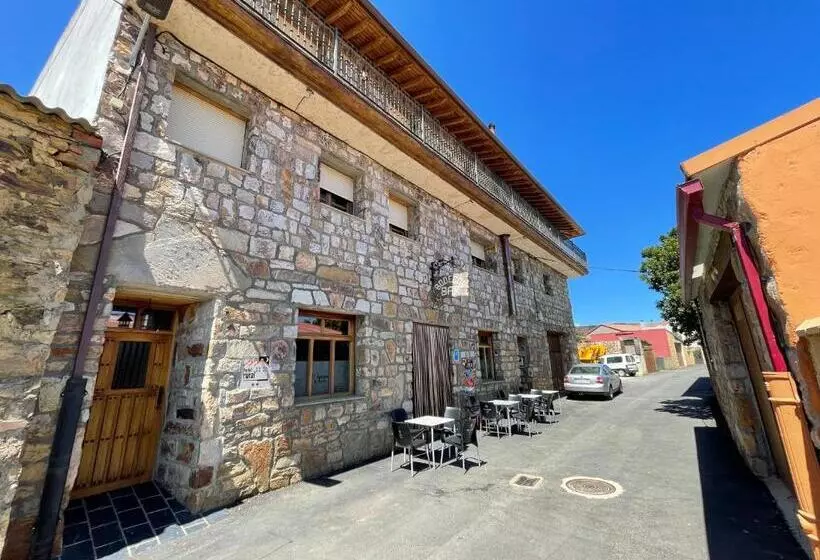 Retkeilymaja La Guarida De La Lleira