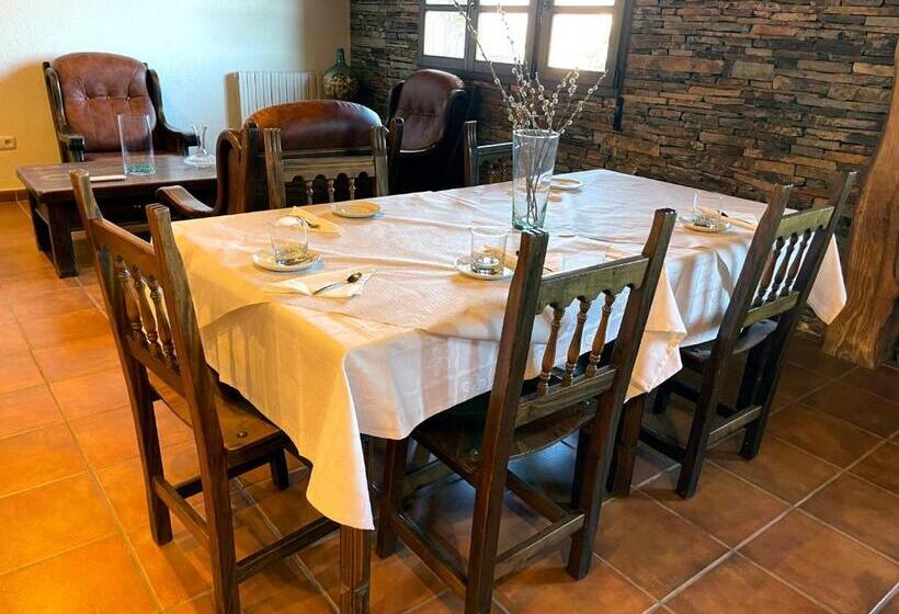 Общежитие La Guarida De La Lleira