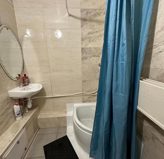 Ararat Poznyaki Hostel Kyiv