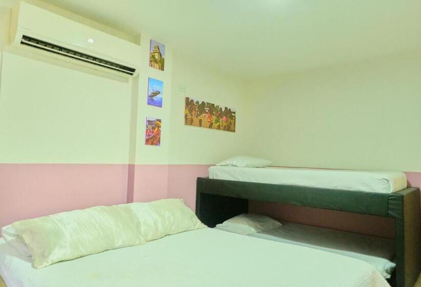 تختخواب و صبحانه Casa En Cartagena Con Jacuzzi