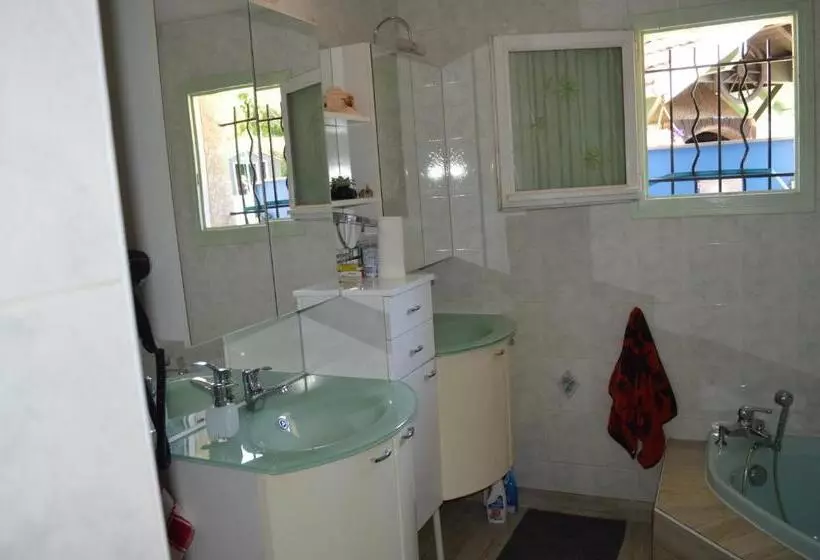 ベッドアンドブレックファースト Chambre Au Doux Refuge