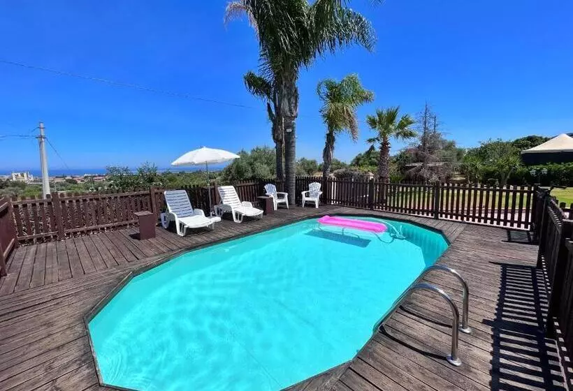 Aamiaismajoitus (B&B) Villa Giudice Luxury Home