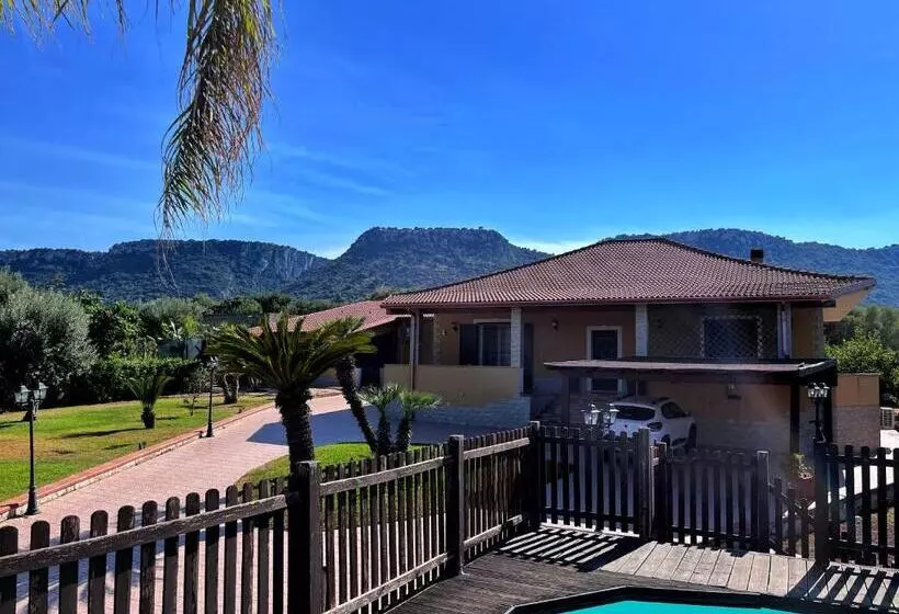 Aamiaismajoitus (B&B) Villa Giudice Luxury Home