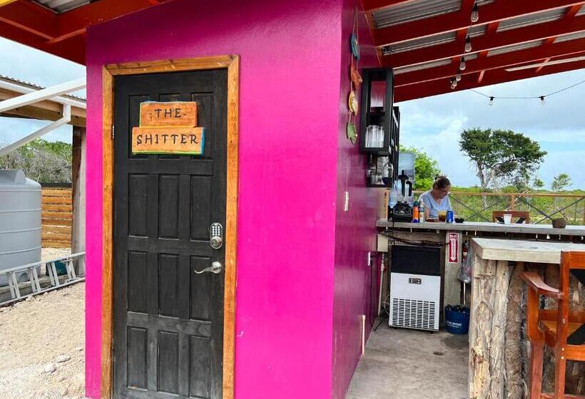 تختخواب و صبحانه West End Cabanas