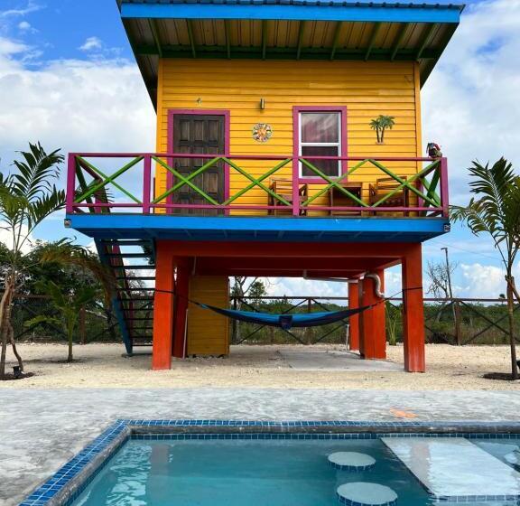 تختخواب و صبحانه West End Cabanas