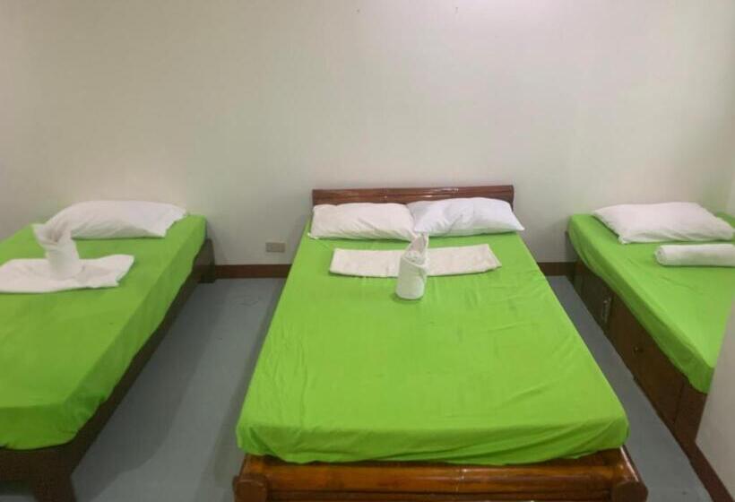 Full Moon Hostel   Beer Pong Central