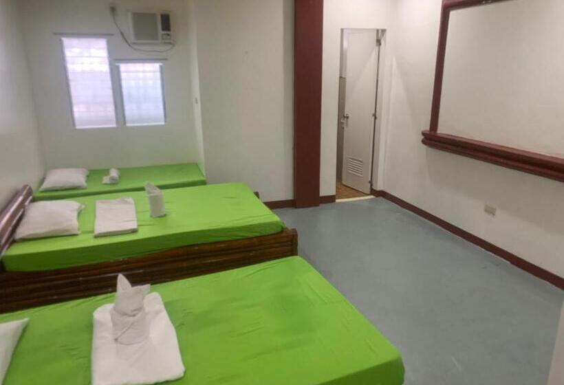 Full Moon Hostel   Beer Pong Central