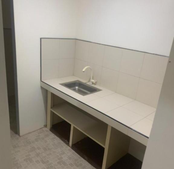 Full Moon Hostel   Beer Pong Central