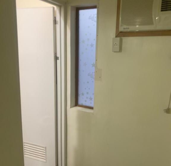 Full Moon Hostel   Beer Pong Central