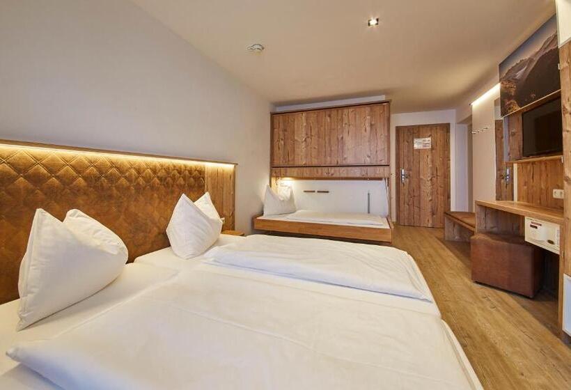 هتل Am Mitteregghof