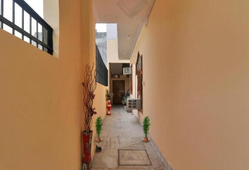 בית מלון כפרי Flagship Green Lane Valley