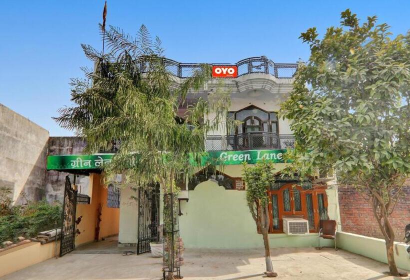 בית מלון כפרי Flagship Green Lane Valley