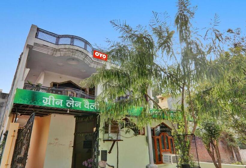 בית מלון כפרי Flagship Green Lane Valley