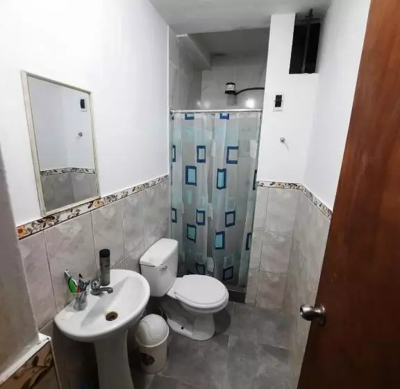 ホテル Hospedaje Kaihalulu