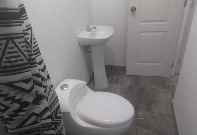 ホテル Hospedaje Kaihalulu