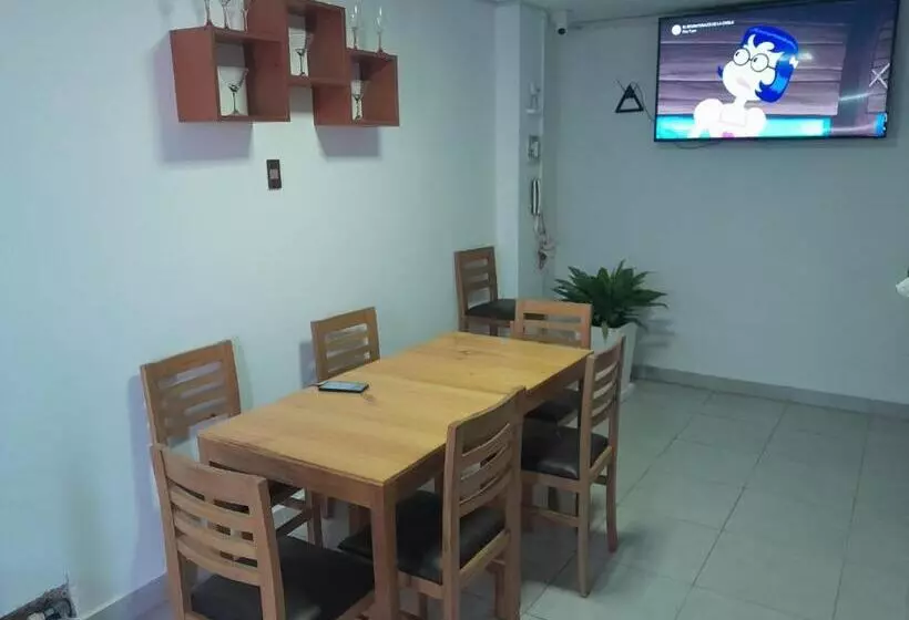 ホテル Hospedaje Kaihalulu