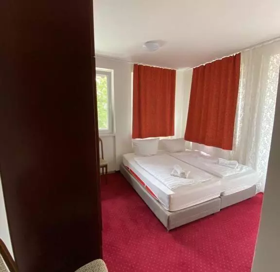 Hotelli Houštka