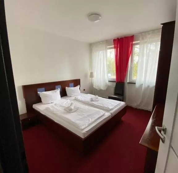 Hotelli Houštka