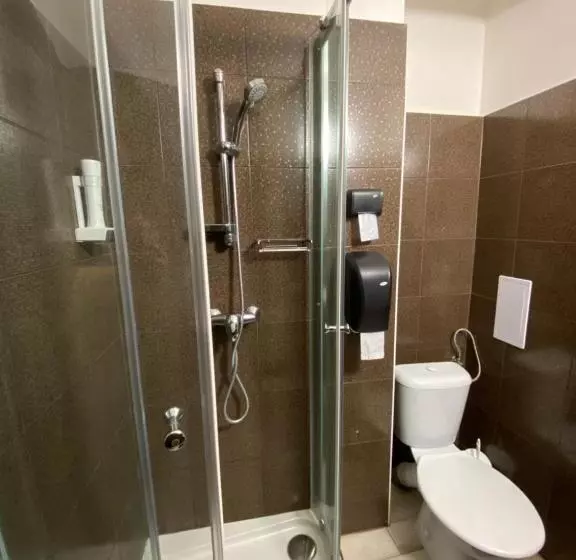 Hotelli Houštka