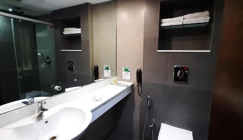 בית מלון כפרי Kabani Regency