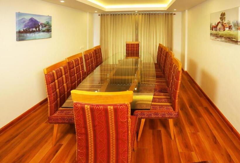 בית מלון כפרי Kabani Regency