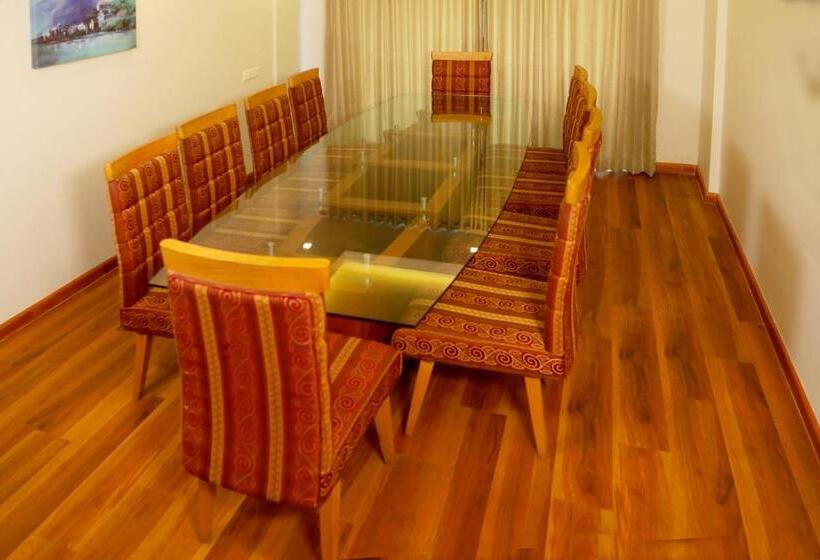 בית מלון כפרי Kabani Regency