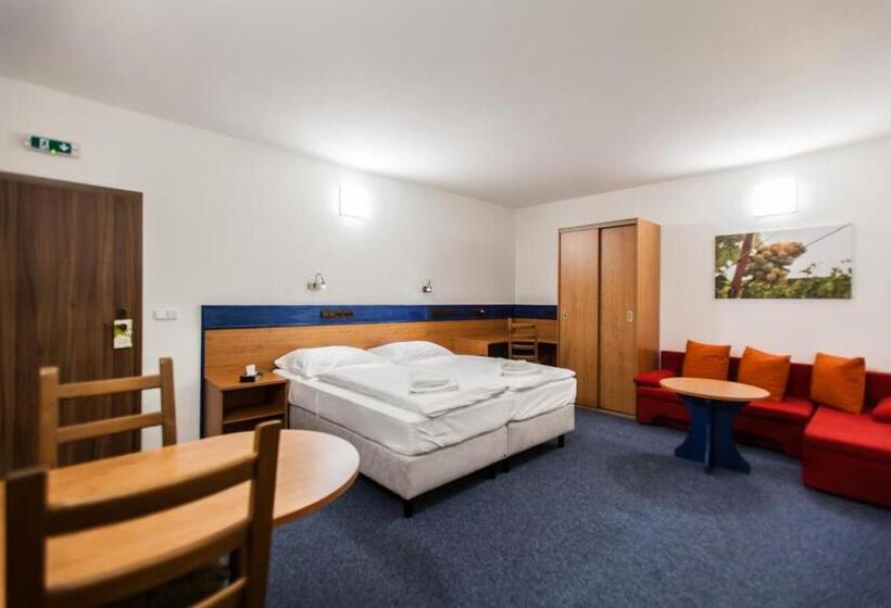 호텔 Kaskáda Kurdějov Bed And Breakfast