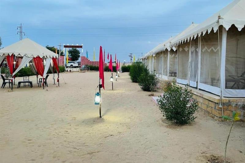 ホテル Oyo Couple Cool Dessert Camp