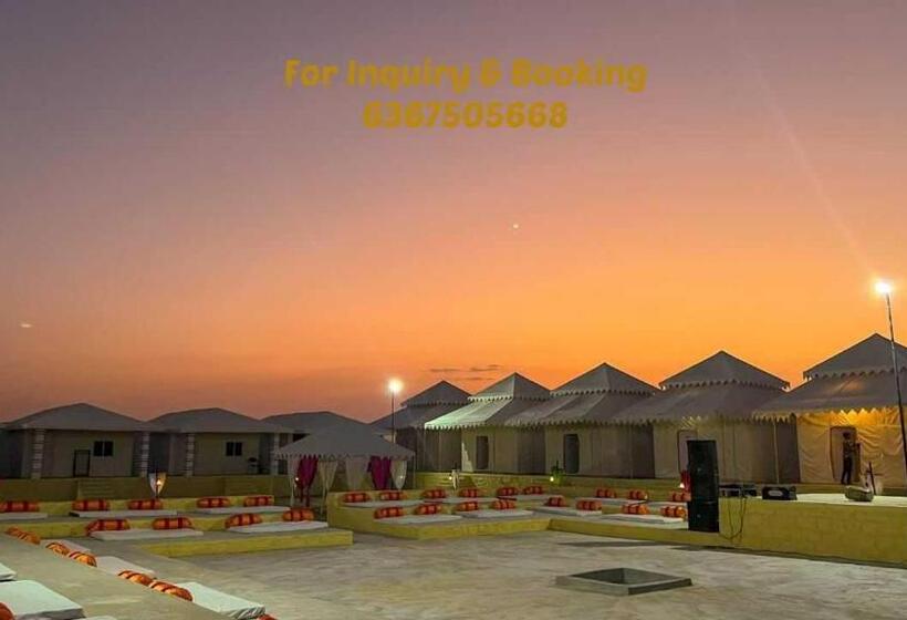 ホテル Oyo Couple Cool Dessert Camp