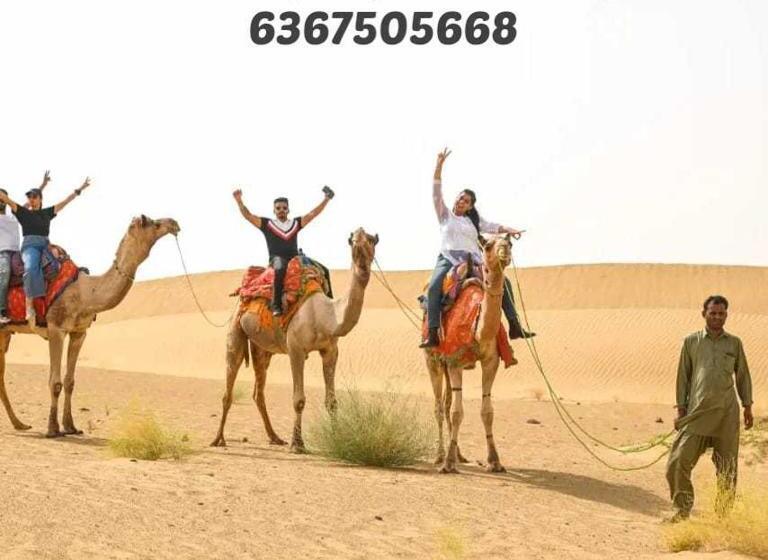 ホテル Oyo Couple Cool Dessert Camp