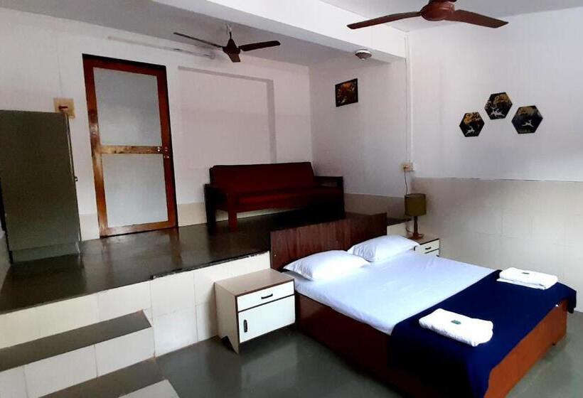 Hotel Parvati Palace