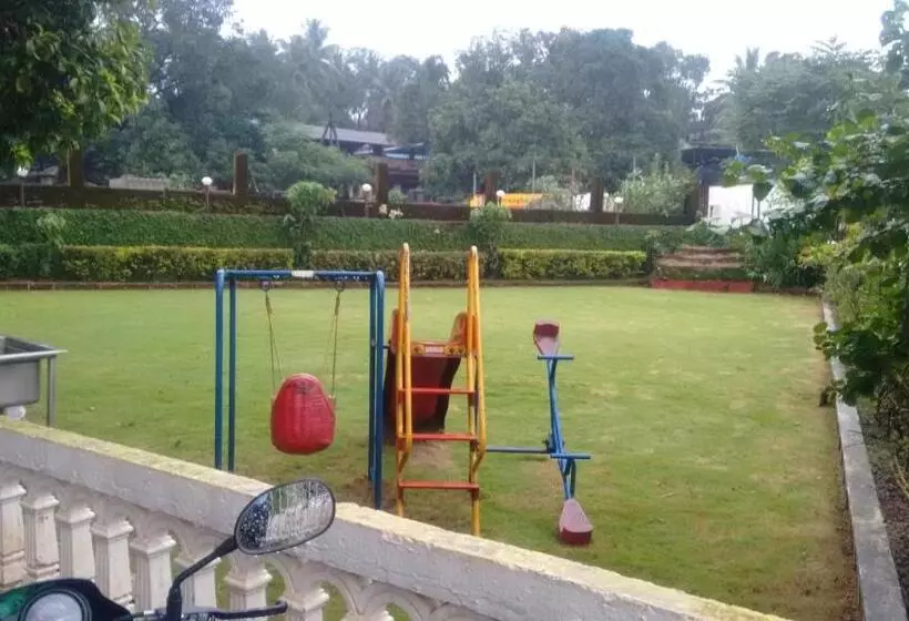 ホテル Parvati Palace