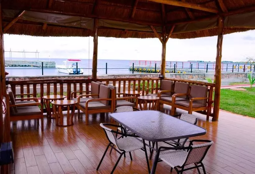 هتل Pelican Lodge & Marina