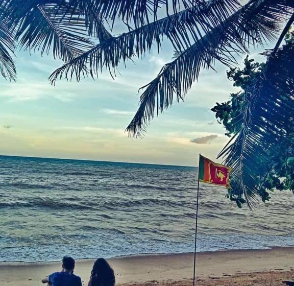 Hotelli Twice Happy Beach Garden