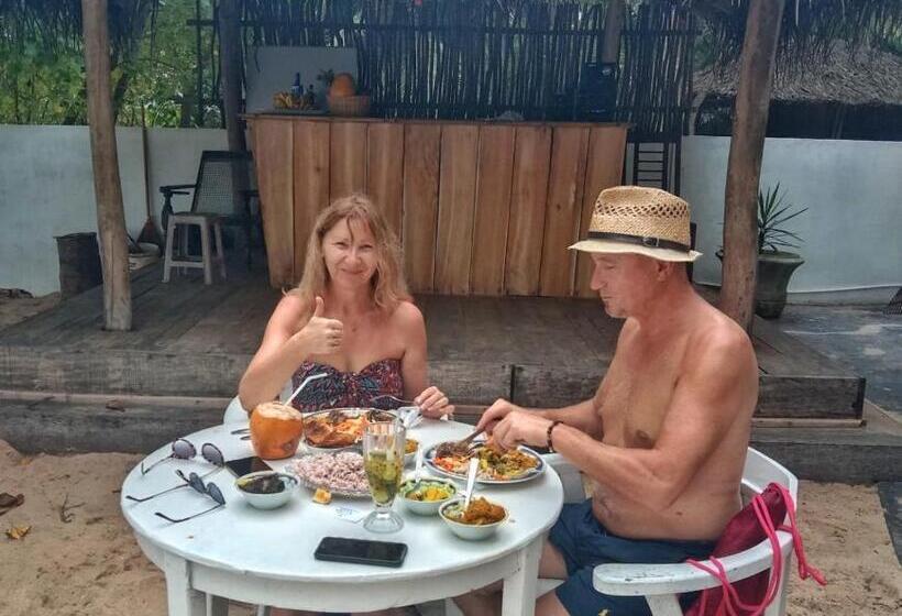 Hotelli Twice Happy Beach Garden