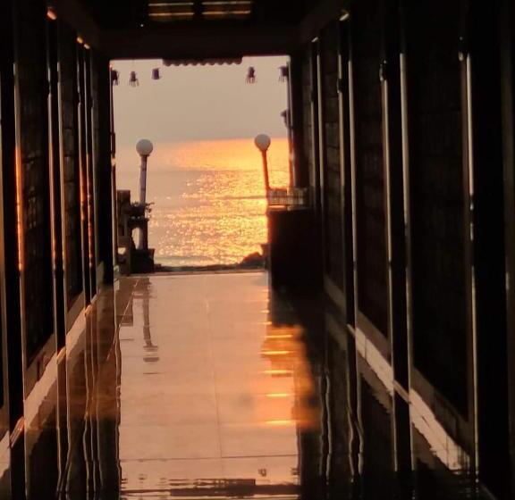 Отель White Seasons Resort And Spa Devbag