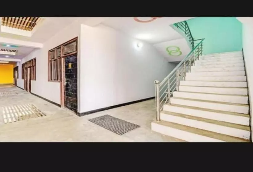 Oyo Hotel Hometown