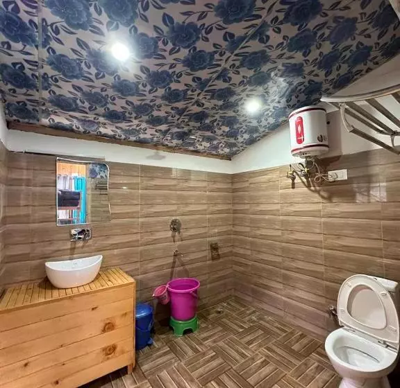 ペンション Cottage By The Forest Pinnacle & Cafe Tandi Jibhi