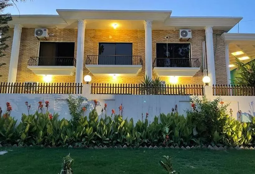 پانسیون Infinity Villa