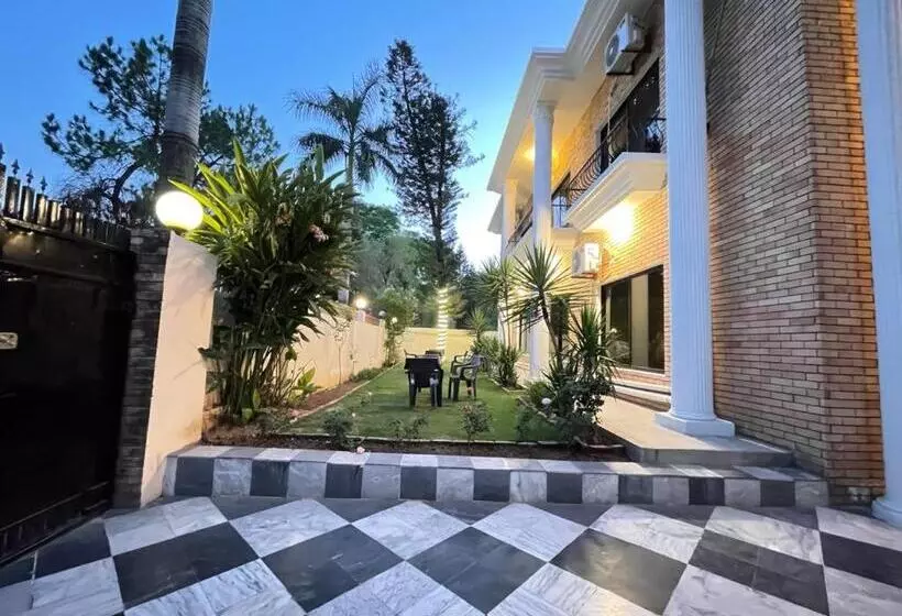 پانسیون Infinity Villa