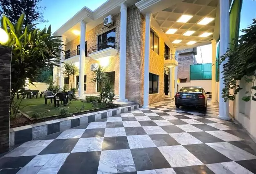 پانسیون Infinity Villa