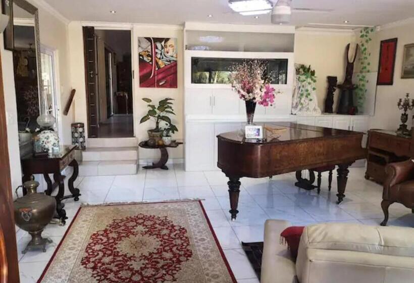 Пансион Seaside Sunny Stay