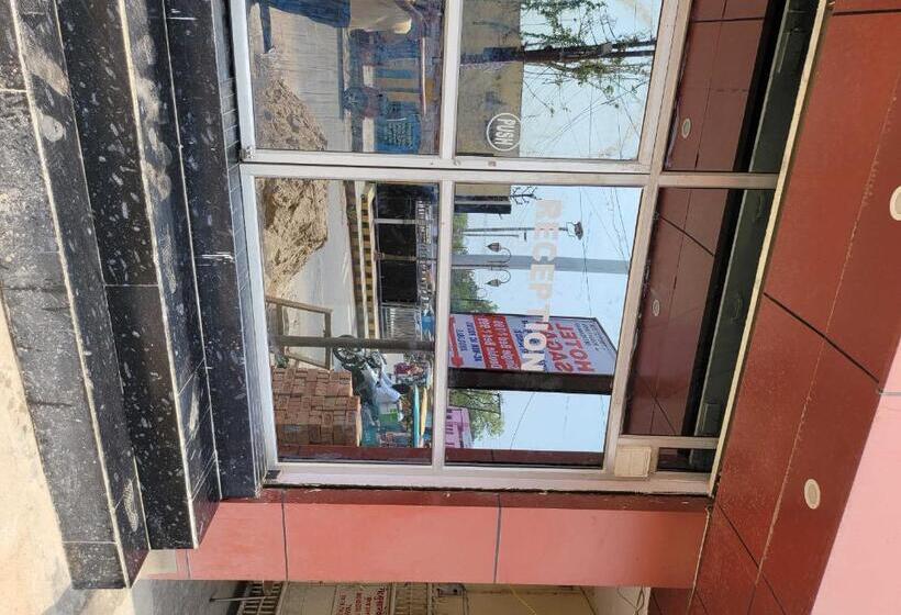 ホテル Pop 89210  Sagar